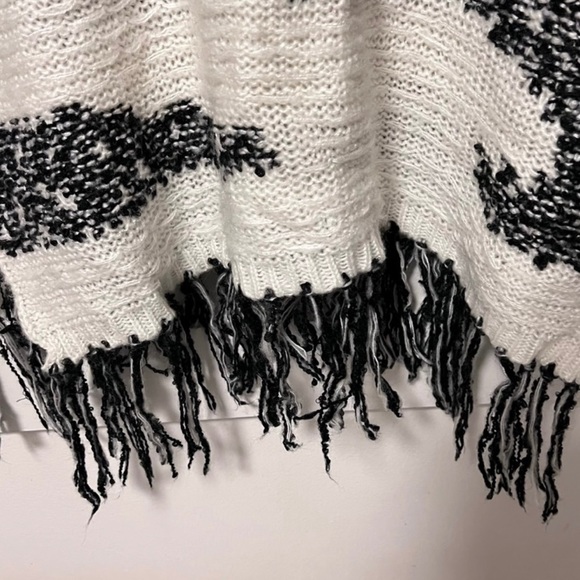 Loose Turtleneck Long sleeve oversized sweater-with fringe hem - M - Picture 4 of 5